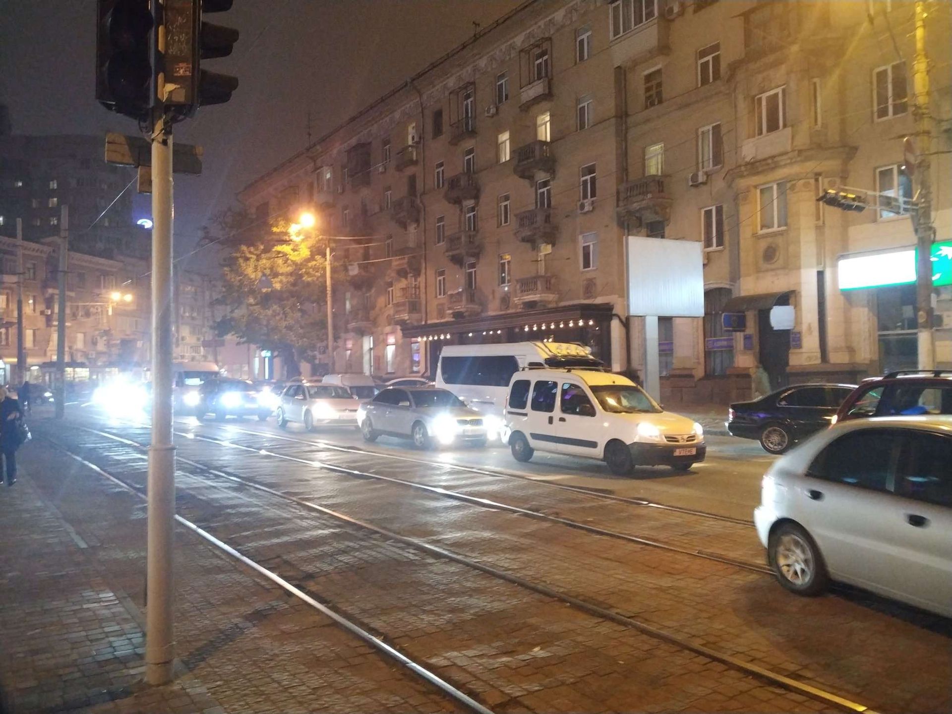 Центр Днепра замер в огромных пробках: куда не стоит ехать. Новости Днепра