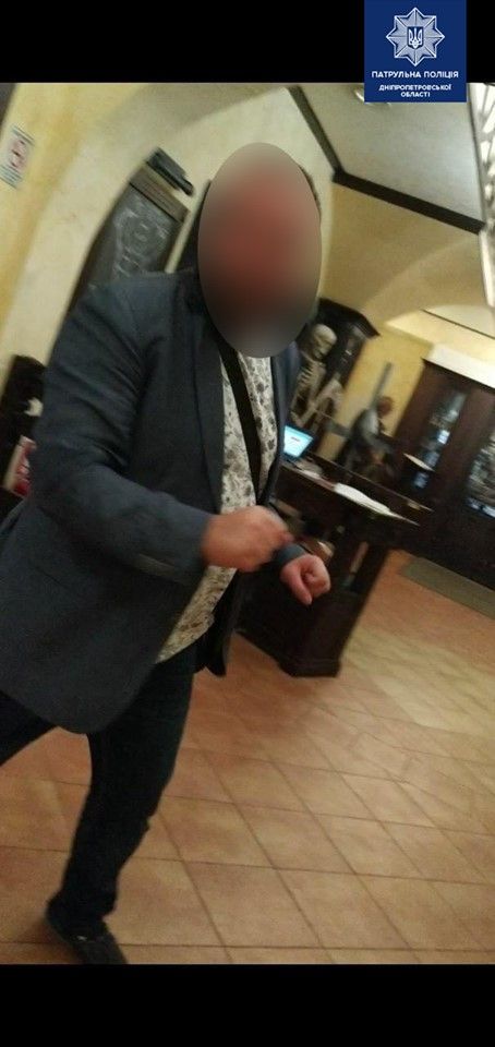 «Не хотел платить»: днепрянин устроил дебош в кафе. Новости Днепра