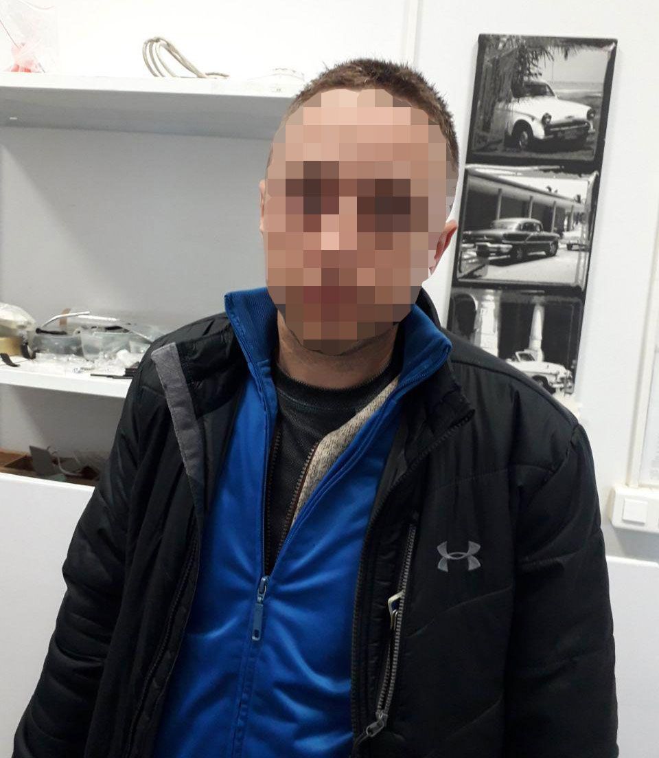 «Оделся в краденное»: в Днепре мужчина пытался нагло ограбить магазин. Новости Днепра
