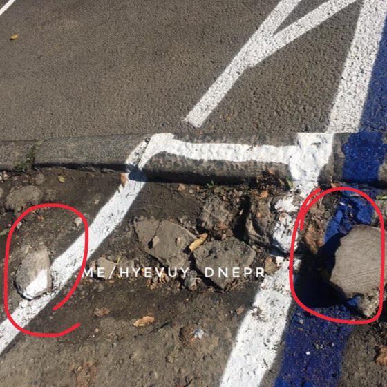 «Теперь это парковка»: разметку нанесли по грязи и на проезжей части. Новости Днепра