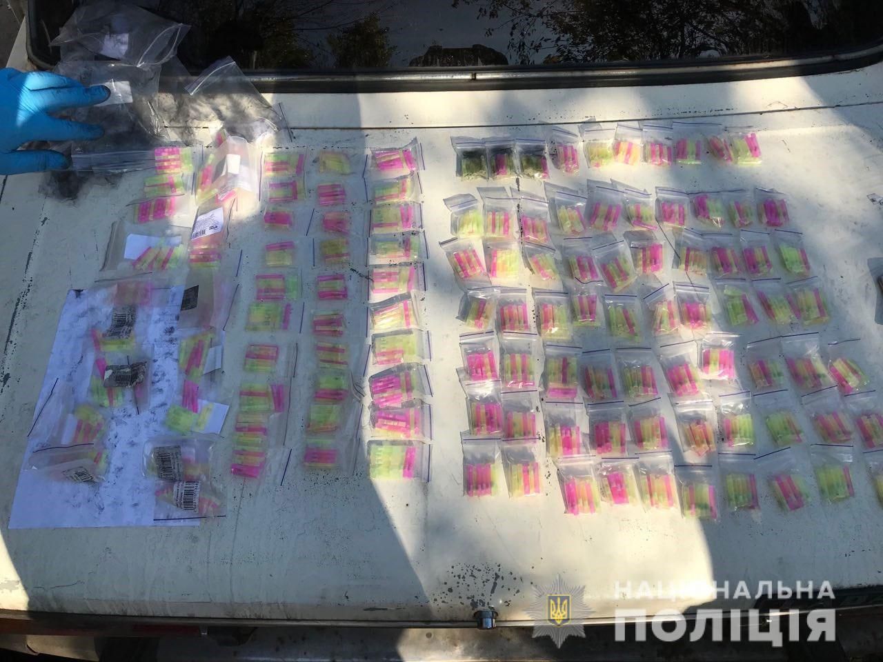 «Наркоточка на колесах»: мужчина катался по городу с наркотиками на 220 тысяч гривен. Новости Днепра