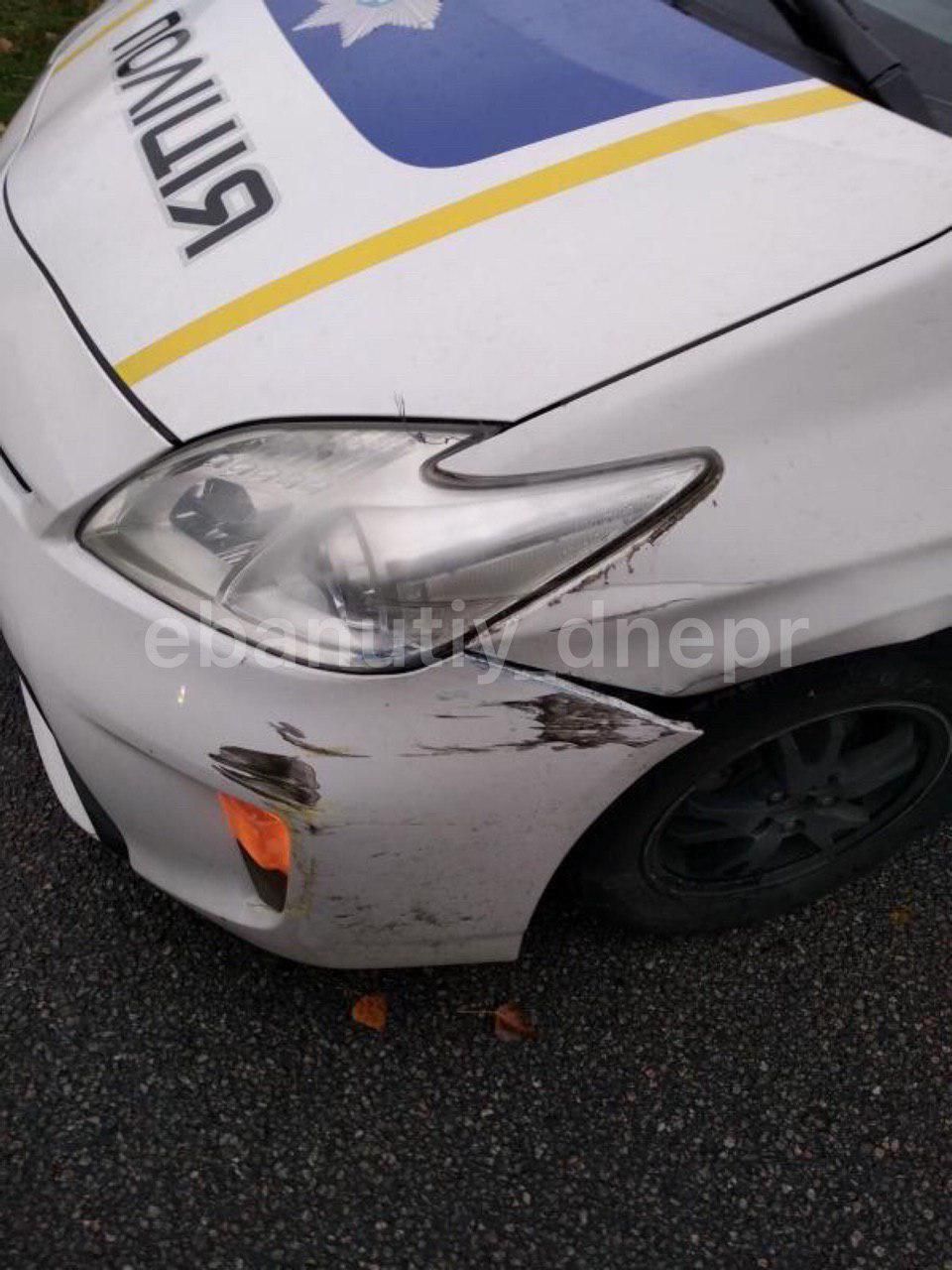 Погоня: в Днепре «гонщик» въехал в машину полиции. Новости Днепра