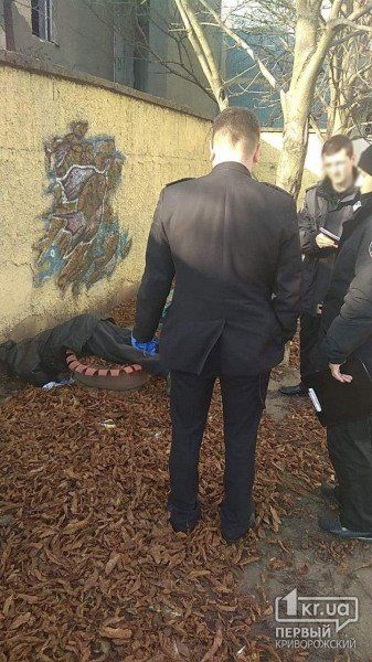 Возле жилого дома найден труп мужчины. Новости Днепра