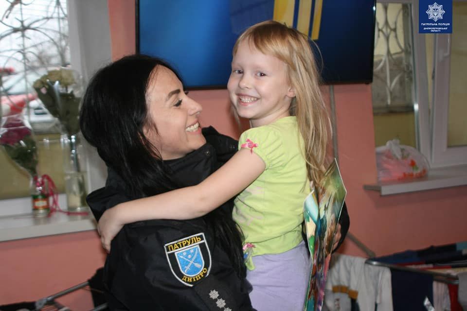 Патрульные Днепра помогли жертвам домашнего насилия. Новости Днепра