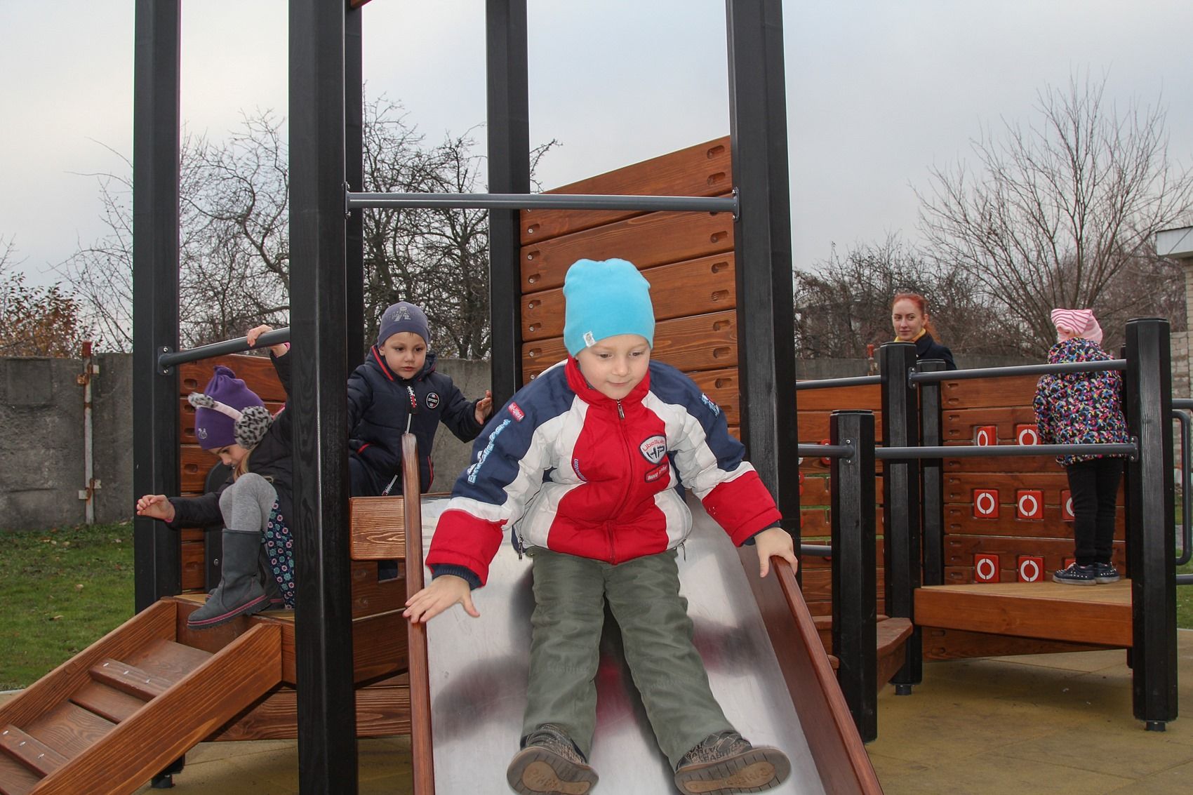 В Днепре появились новые детские игровые площадки. Новости Днепра