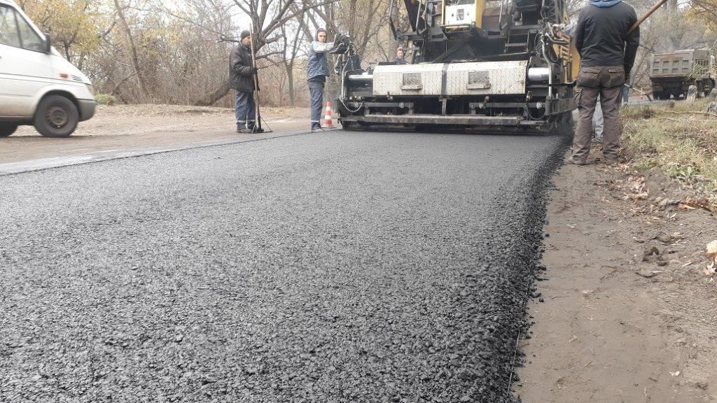 Новая дорога в Днепровском уже видна