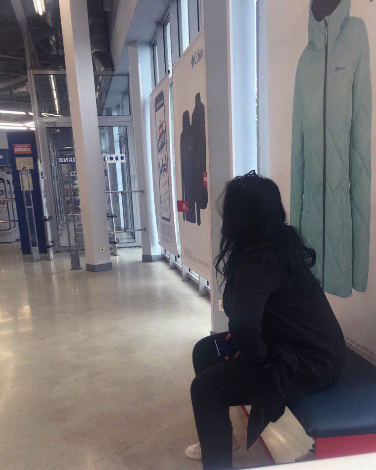 Третий раз за месяц: наглая днепрянка попыталась ограбить спортивный магазин. Новости Днепра