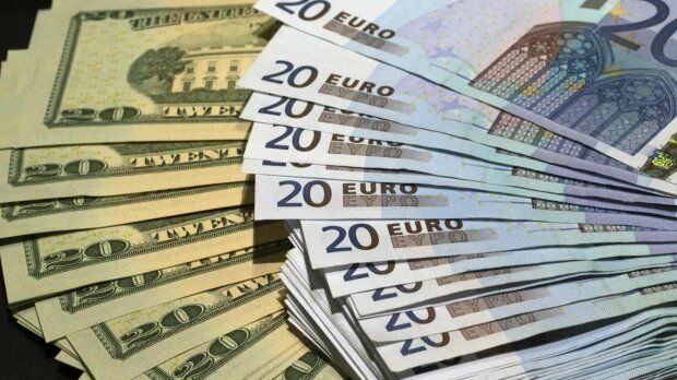 «Медленно, но вниз»: курс валют на 19-е ноября. Новости Украины