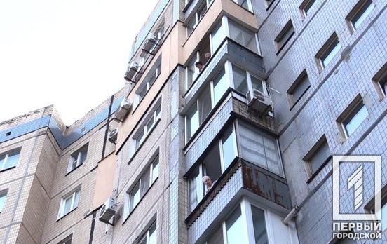 Мужчина выпал из окна многоэтажки. Новости Днепра