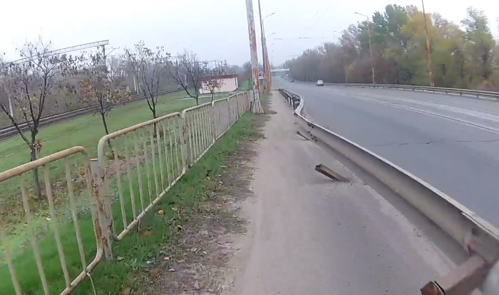 «Ни пройти, ни проехать»: мост в Днепре нуждается в ремонте. Новости Днепра