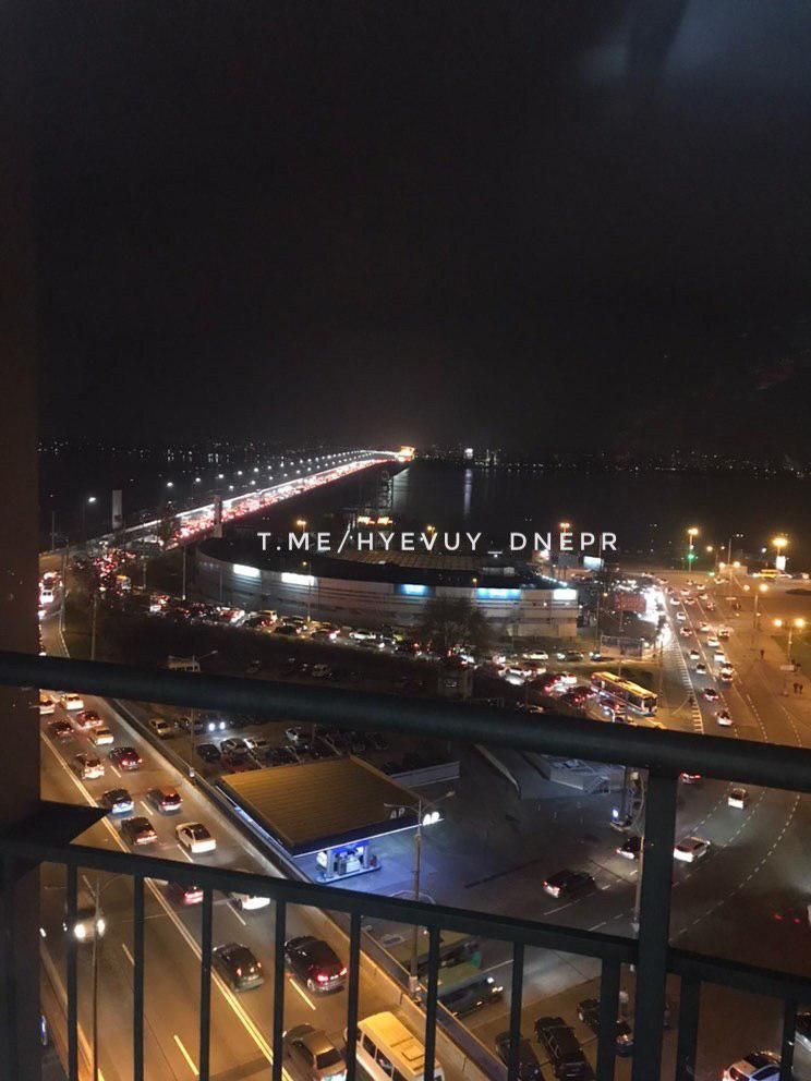 Лобовое столкновение: Днепр стоит в пробках из-за ДТП. Новости Днепра