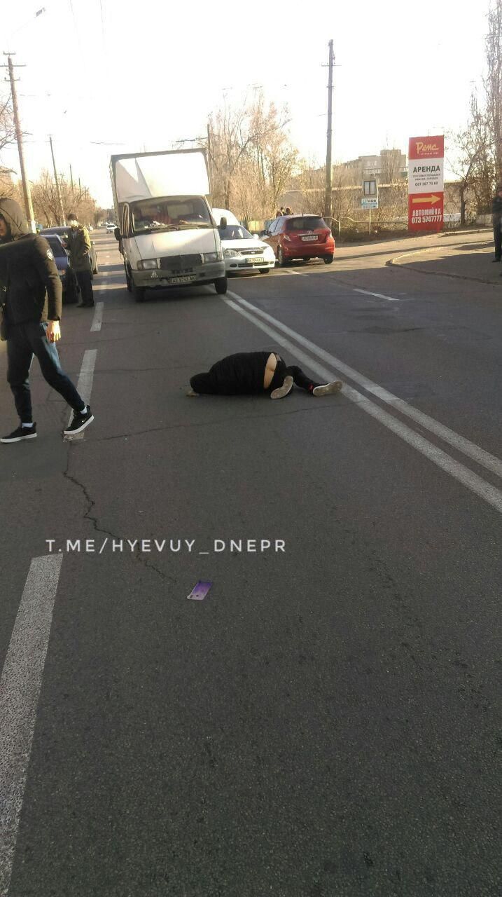 Шел в наушниках: в Днепре сбили человека. Новости Днепра