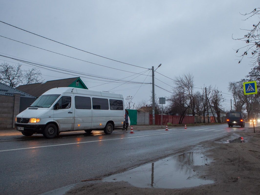 В Днепре маршрутка наехала на 18-летнего парня. Новости Днепра