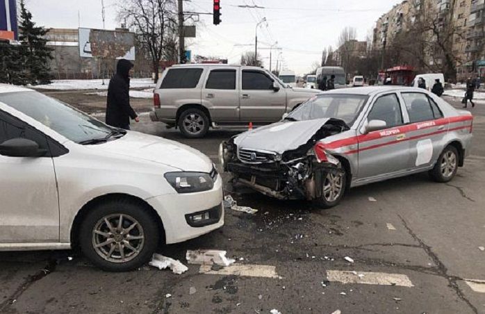 Автомобиль медицинской службы попал в ДТП: подробности. Новости Днепра