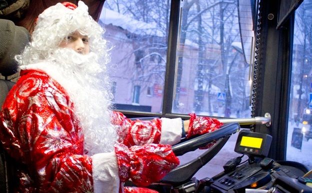 В маршрутке в Днепре появилась елка. Новости Днепра