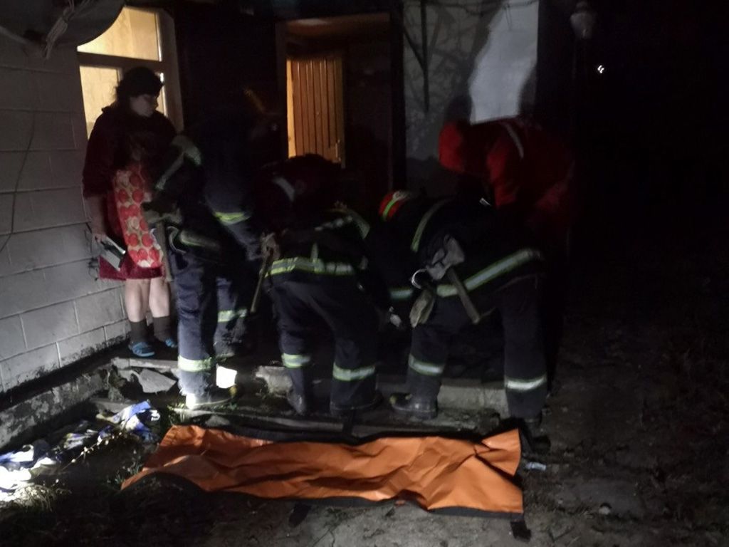 Спасатели вытащили мужчину из горящего дома: подробности. Новости Днепра