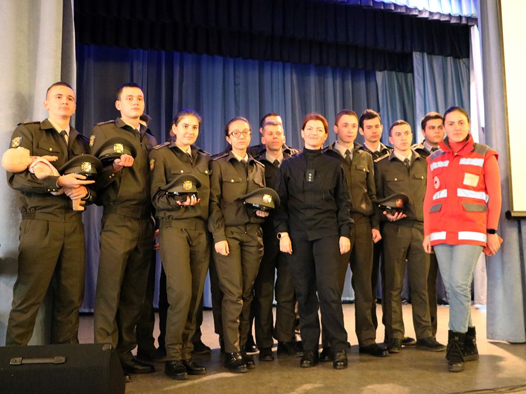 В Днепре курсантов учили оказывать первую помощь. Новости Днепра