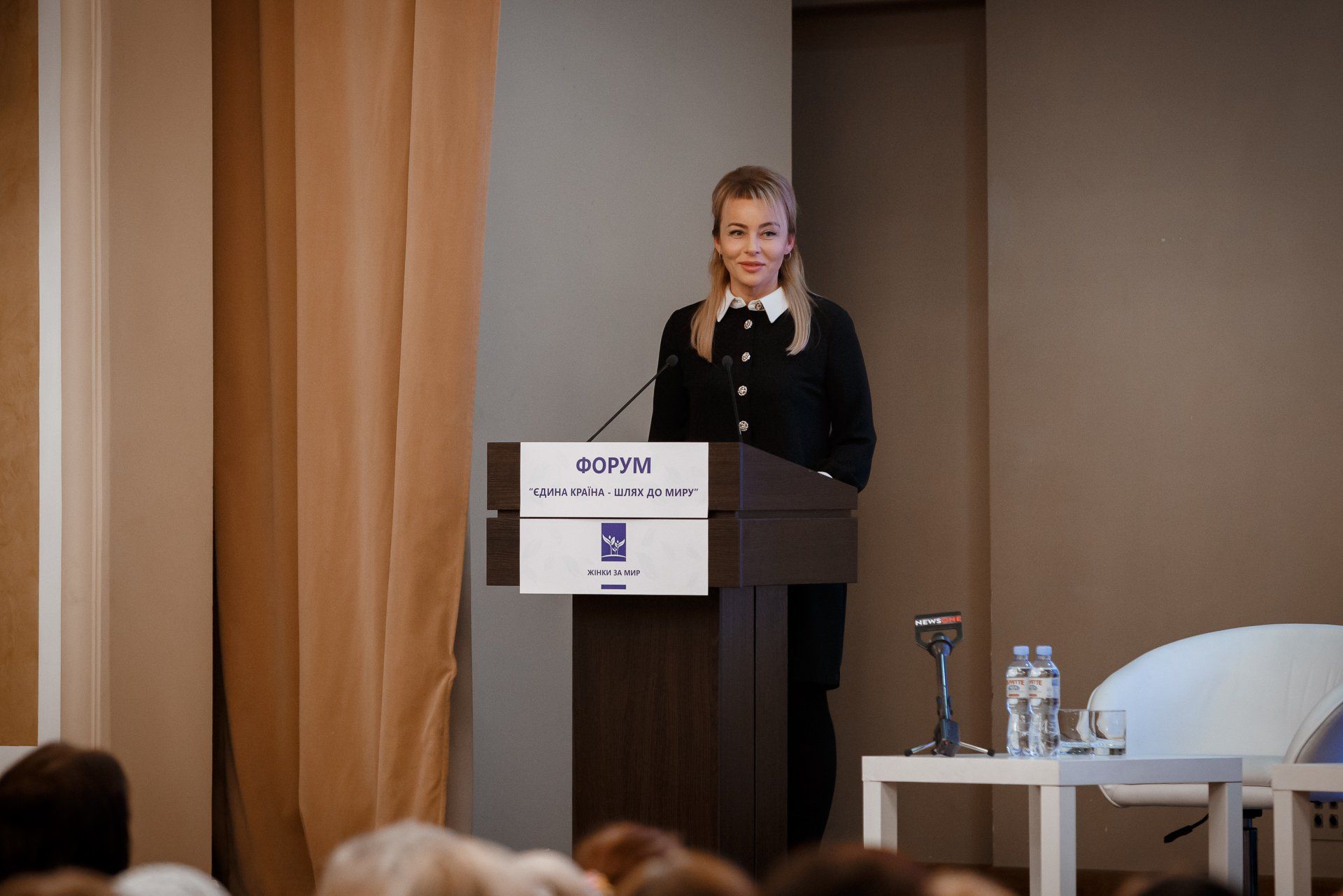 В Днепре более 400 женщин объединились ради мира