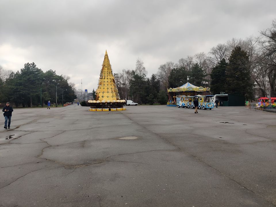 Филатов о том, почему в Глобы не установят елку. Новости Днепра