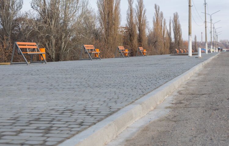 Компания «Интерпайп» благоустраивает набережную в Никополе