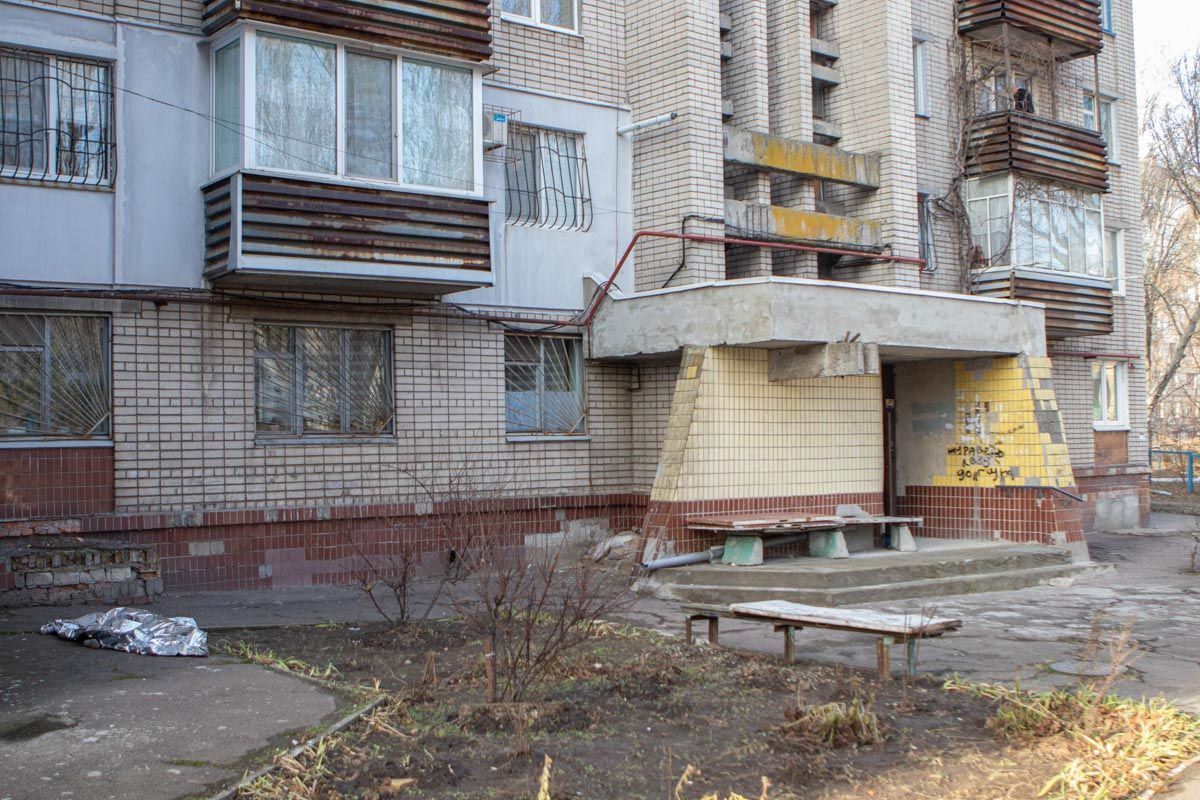 В Днепре женщина выпала из окна 6-го этажа. Новости Днепра