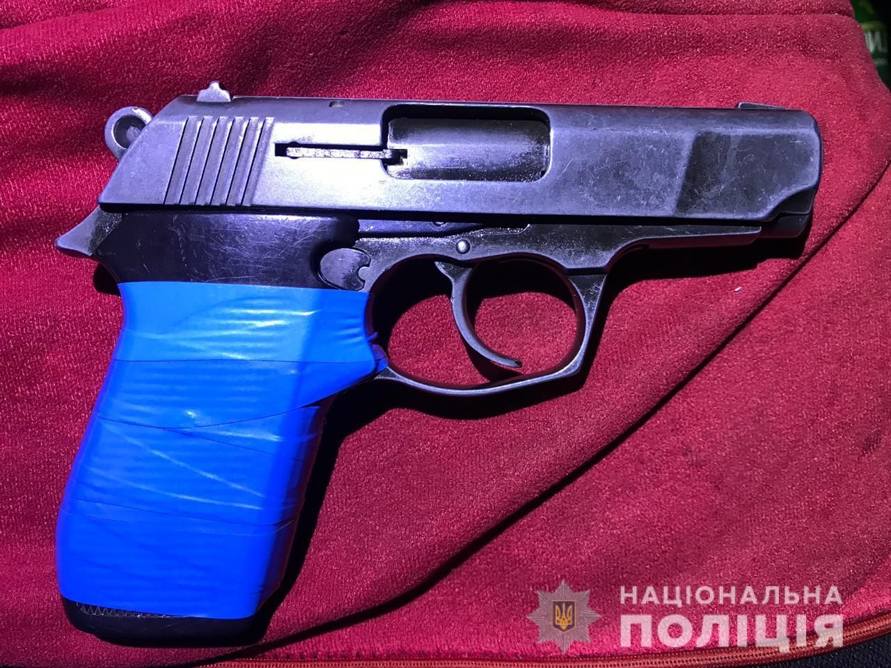 «Хранил для самозащиты»: в Днепре у мужчины обнаружили оружие. Новости Днепра