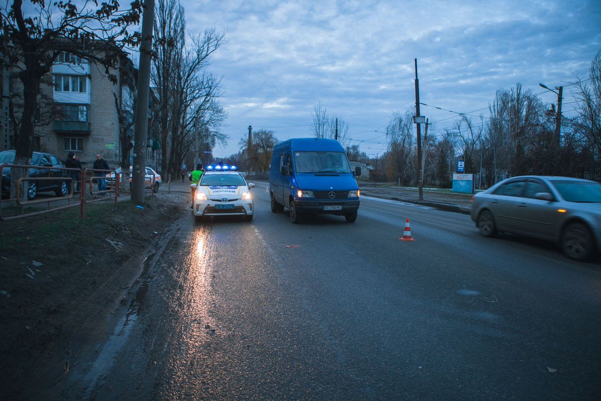 «Перебегала дорогу»: в Днепре сбили женщину. Новости Днепра