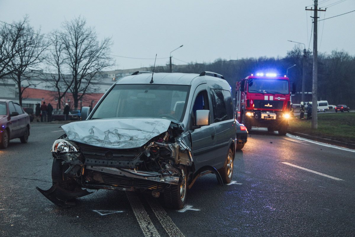 Перевернулся и загорелся: серьезное ДТП в Днепре. Новости Днепра