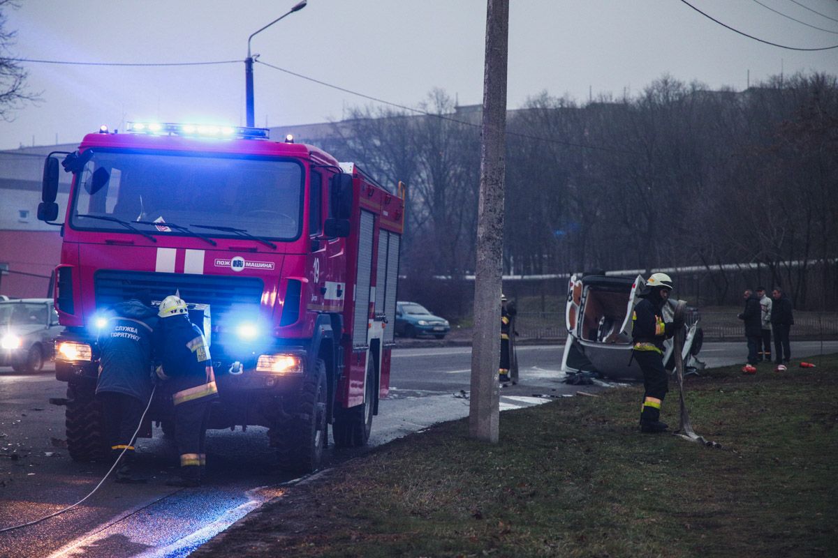 Перевернулся и загорелся: серьезное ДТП в Днепре. Новости Днепра