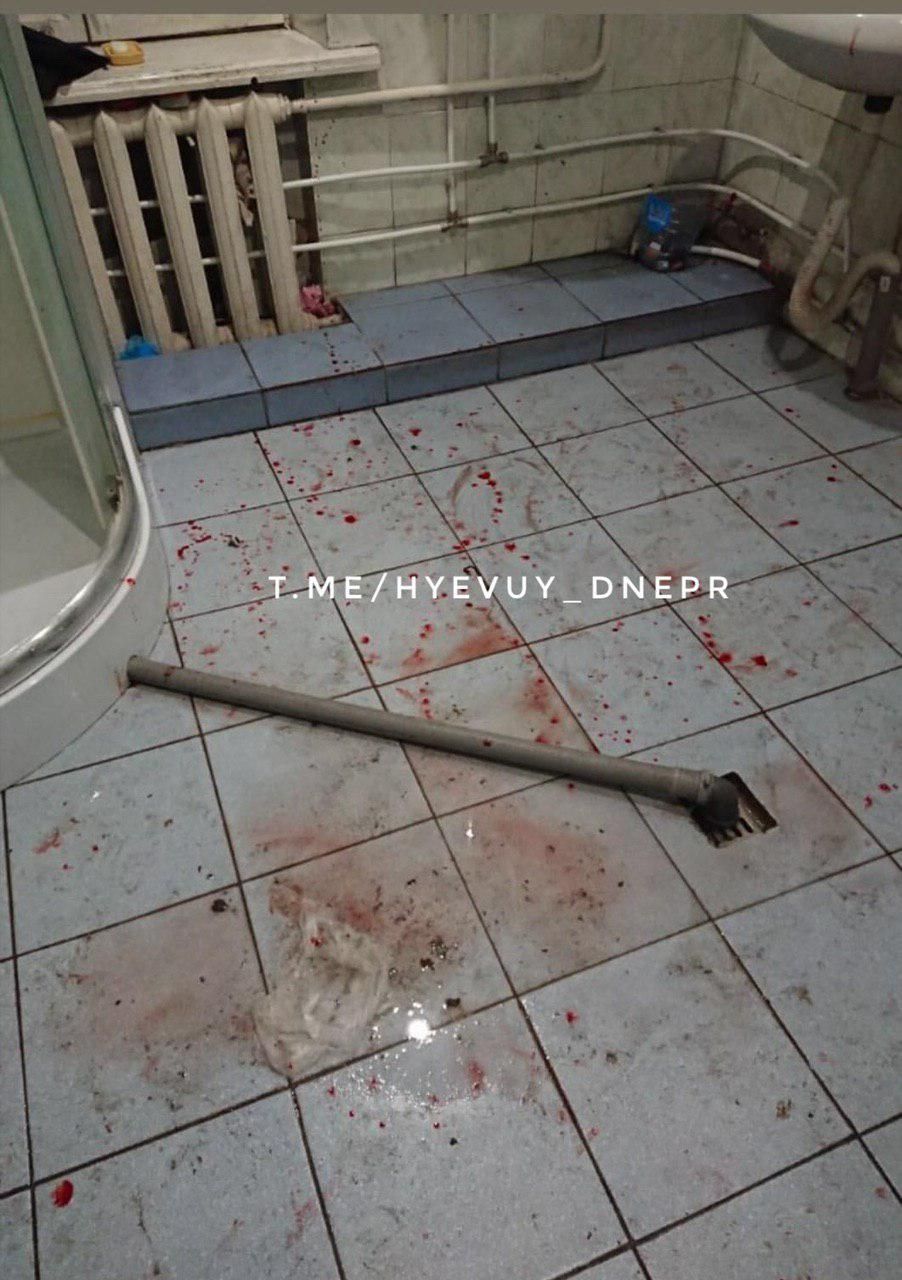Кровь по всему коридору: студент-иностранец с ножом устроил погром в общежитии Днепра. Новости Днепра
