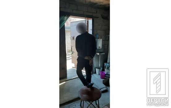 Руки были связаны скотчем: в гараже нашли повешенного мужчину. Новости Днепра