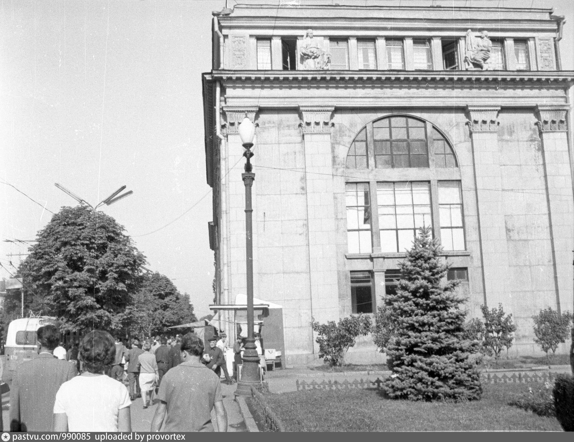 Показано, как выглядел ЦУМ в Днепре до расширения. Новости Днепра