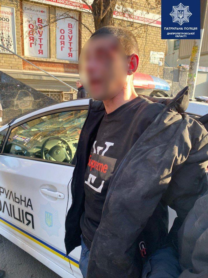 В Днепре неизвестные с ножами грабят людей в парках. Новости Днепра