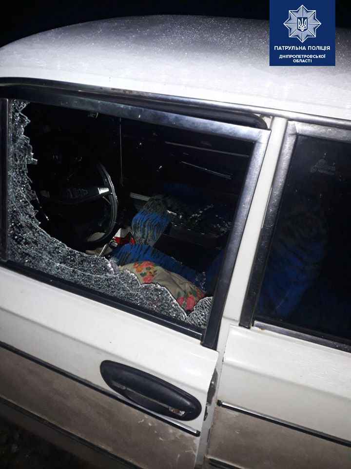 В Днепре мужчина нагло обворовывал автомобили прямо во дворе. Новости Днепра