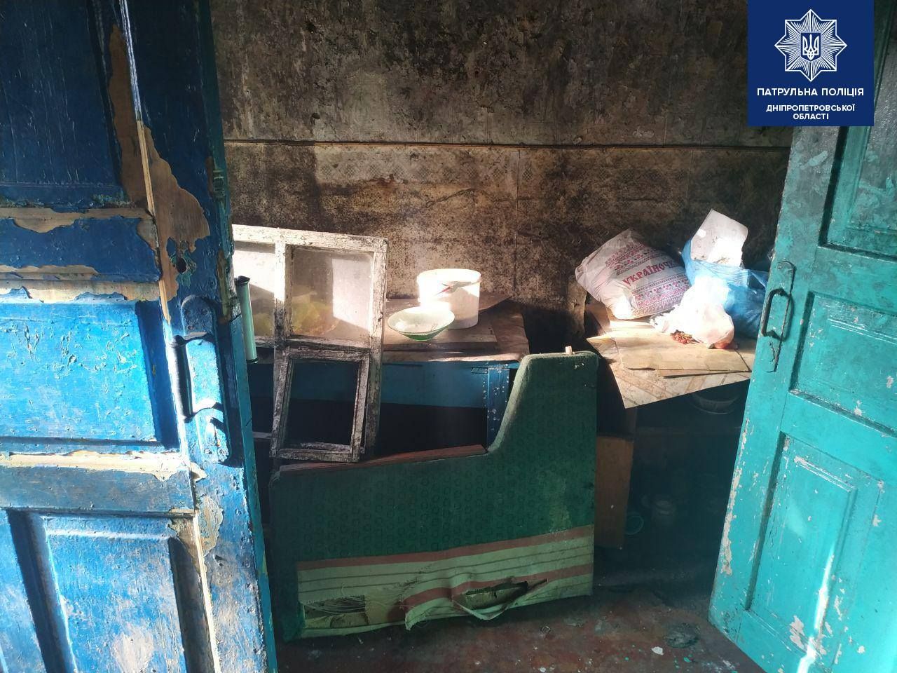 Дом без окон и отопления: в Днепре 5-летний ребенок жил в жутких условиях. Новости Днепра