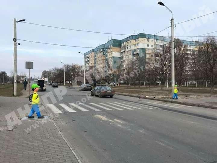 В Днепре возле пешеходного перехода установили фигуры детей. Новости Днепра