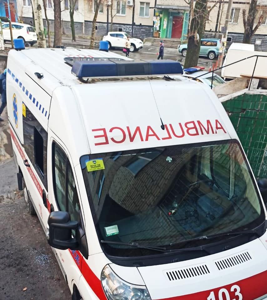 Вынесли все: в Днепре ограбили машину скорой помощи. Новости Днепра