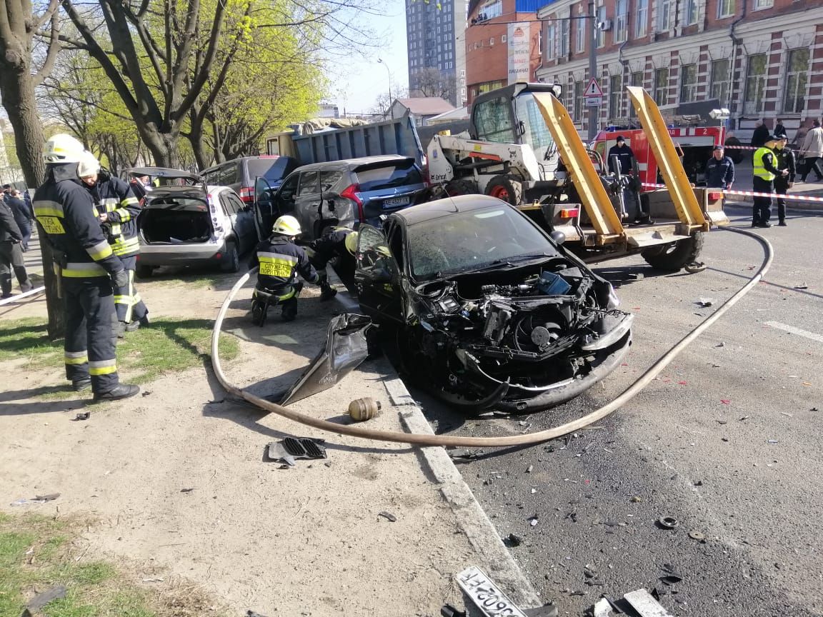 В Днепре грузовик протаранил 11 авто: люди все еще не получили компенсации. Новости Днепра