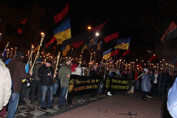 В Днепре состоялось факельное шествие в честь Степана Бандеры. Новости Днепра