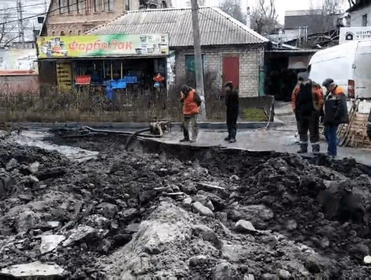 Из-за провала дороги в Днепре перекрыли движение. Новости Днепра