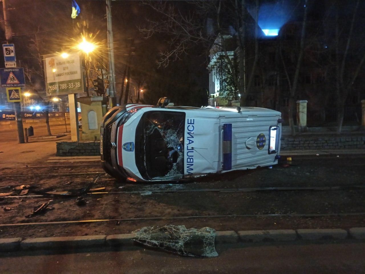 В Днепре в ДТП перевернулась «скорая». Новости Днепра