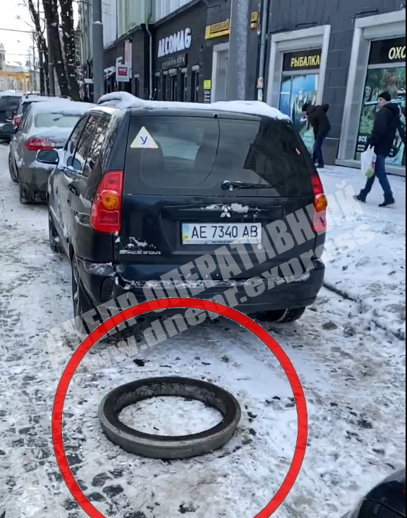 В центре Днепра трамвай сошел с рельсов: движение парализовано. Новости Днепра