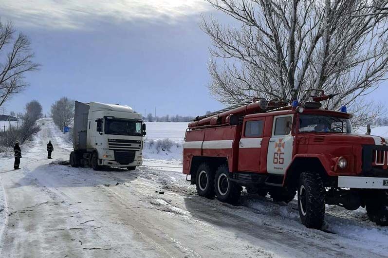 Спасатели борются с последствиями непогоды. Новости Днепра