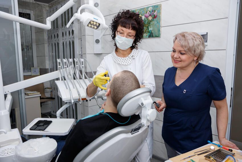 Стоматологические клиники Днепра: 5 критериев выбора стоматологии для взрослых и детей
