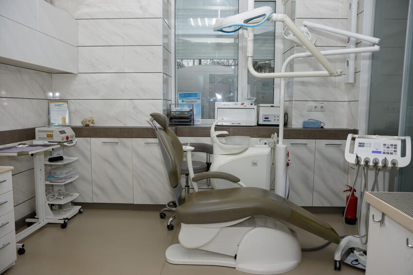 Стоматологические клиники Днепра: 5 критериев выбора стоматологии для взрослых и детей