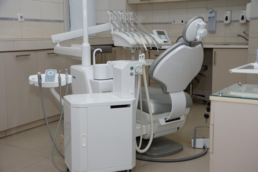 Стоматологические клиники Днепра: 5 критериев выбора стоматологии для взрослых и детей