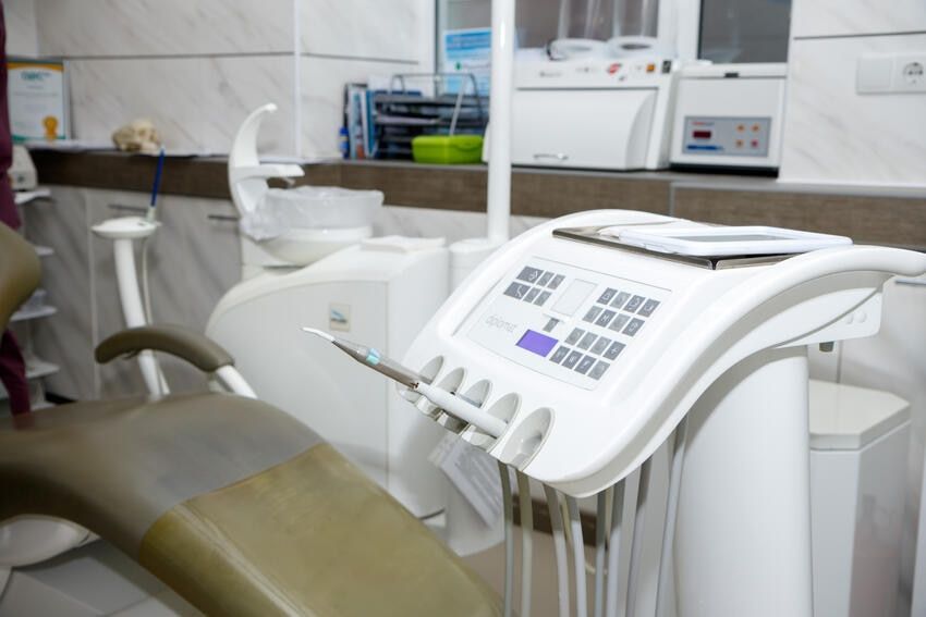 Стоматологические клиники Днепра: 5 критериев выбора стоматологии для взрослых и детей