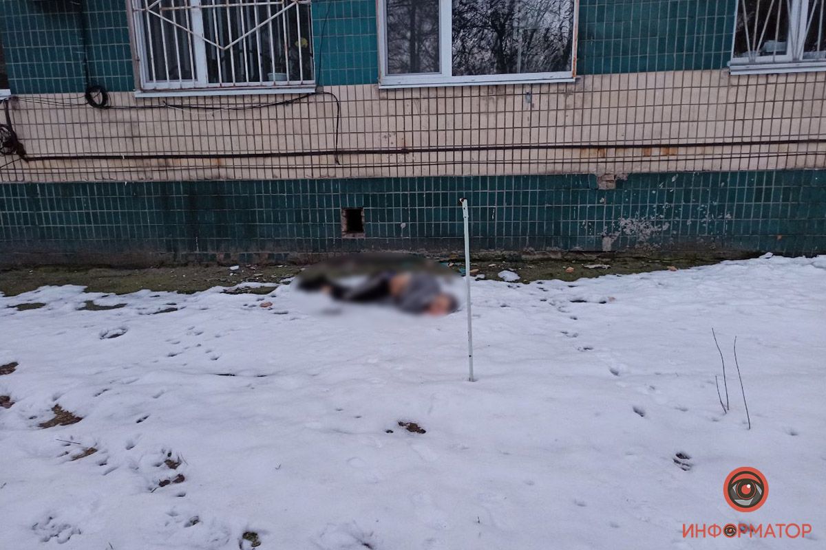 В Днепре мужчина погиб от падения с 5-го этажа больницы. Новости Днепра