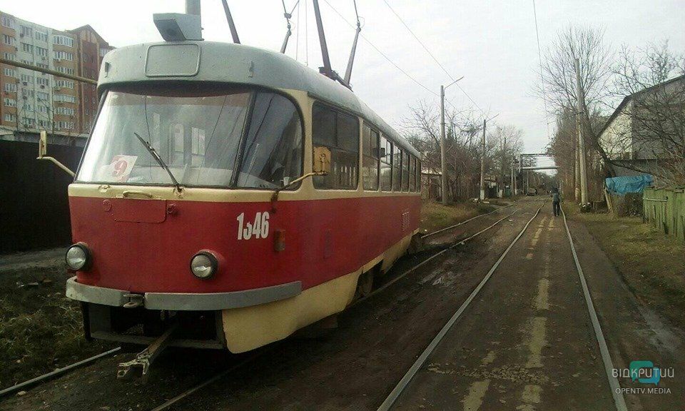 В Днепр трамвай сошел с рельсов. Новости Днепра