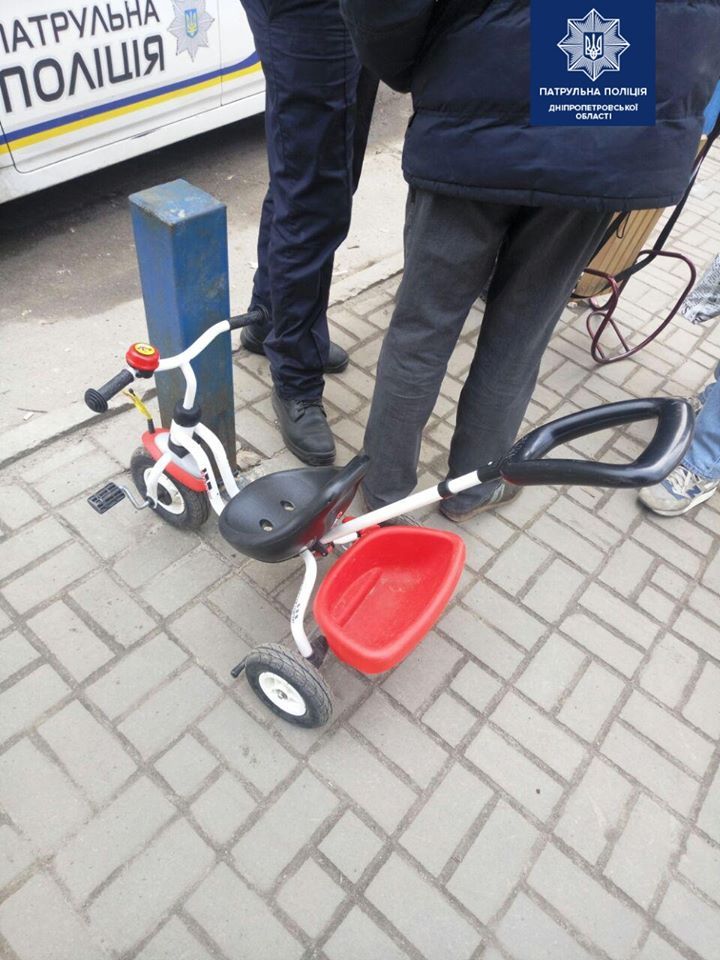 Наглые воры пытались продать вещи ребенка недалеко от дома жертвы. Новости Днепра